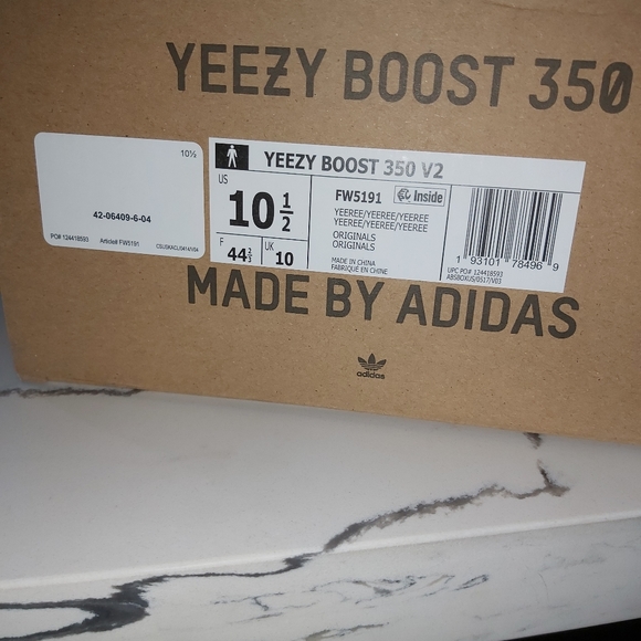 NWT YEEZY 350 V2 YEEZREEL DEADSTOCK SIZE 10.5 - Picture 4 of 8